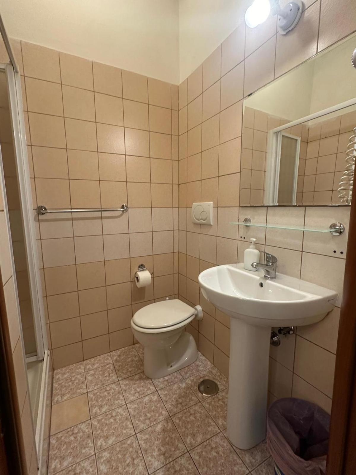 Near Termini Station 3*