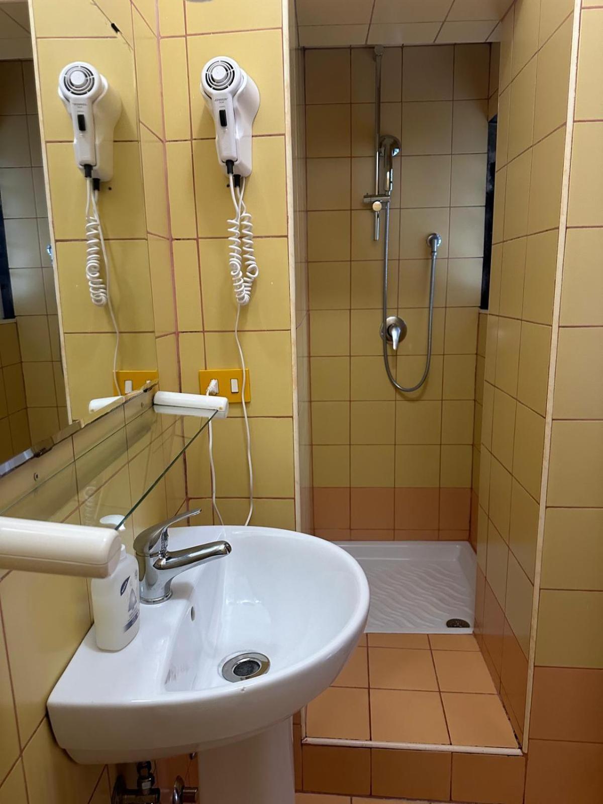 Near Termini Station 3*